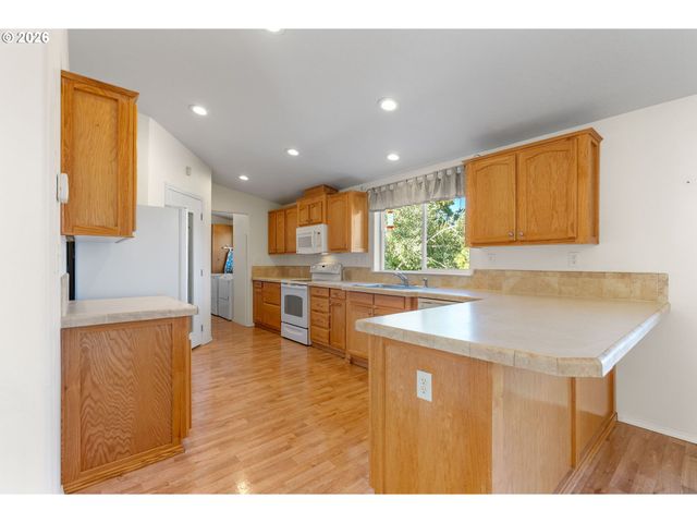 1606 TAYLOR Ave, Hood River, OR 97031
