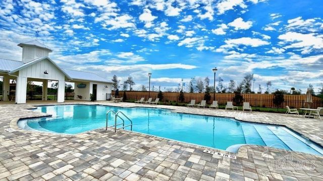 88 Anhinga St, Cantonment, FL 32533