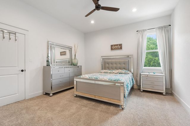 227 Heritage Oaks DR, Cedar Creek, TX 78612
