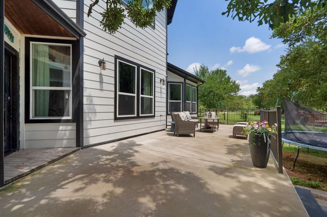 227 Heritage Oaks DR, Cedar Creek, TX 78612