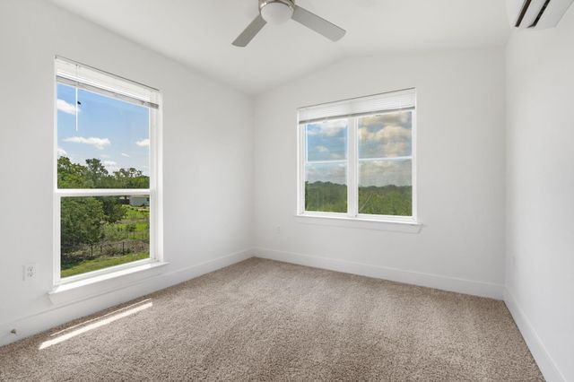227 Heritage Oaks DR, Cedar Creek, TX 78612