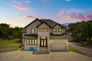 227 Heritage Oaks DR, Cedar Creek, TX 78612