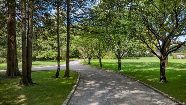 11 Bay Road, Quogue, NY 11959