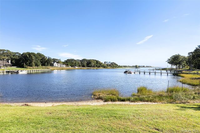 11 Bay Road, Quogue, NY 11959