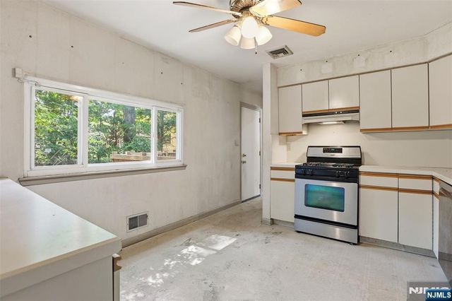 165 Glenn Avenue, Norwood, NJ 07648