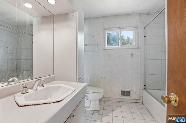 165 Glenn Avenue, Norwood, NJ 07648