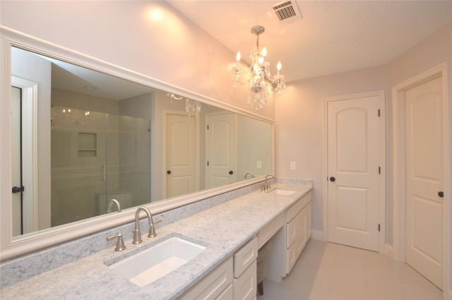 2 Woodhaven Wood Court, The Woodlands, TX 77380