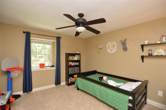 2 Woodhaven Wood Court, The Woodlands, TX 77380