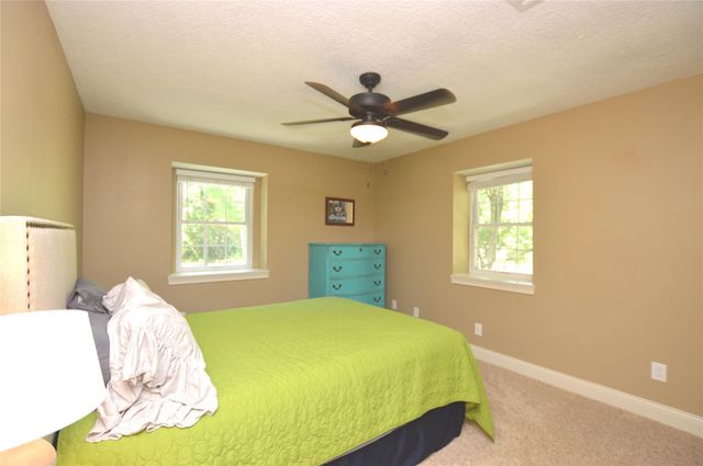 2 Woodhaven Wood Court, The Woodlands, TX 77380