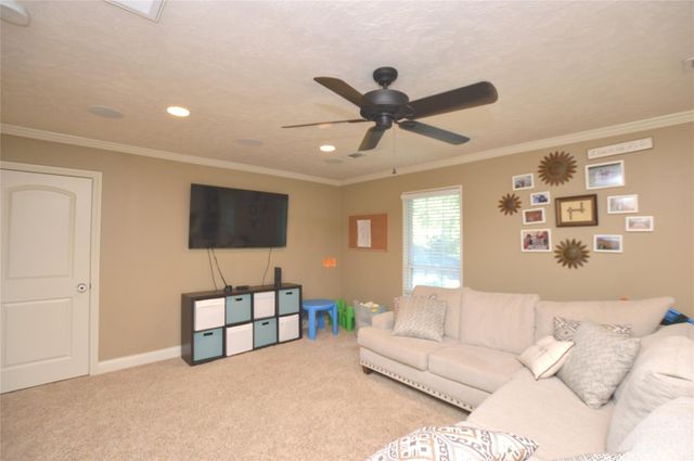 2 Woodhaven Wood Court, The Woodlands, TX 77380