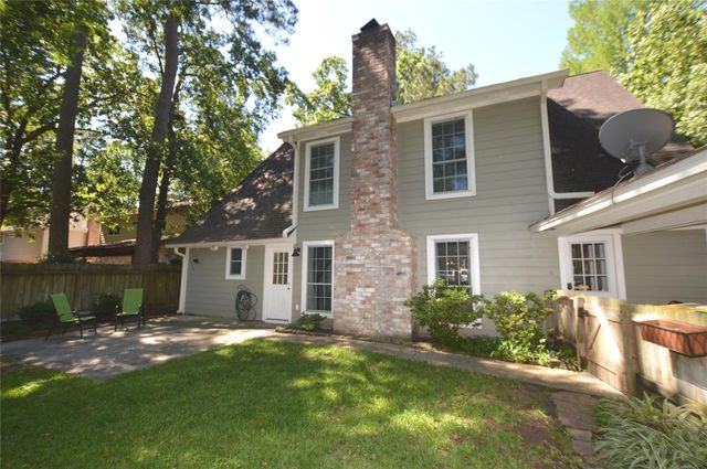 2 Woodhaven Wood Court, The Woodlands, TX 77380