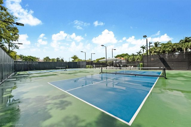 277 Veleros Ct, Coral Gables, FL 33143