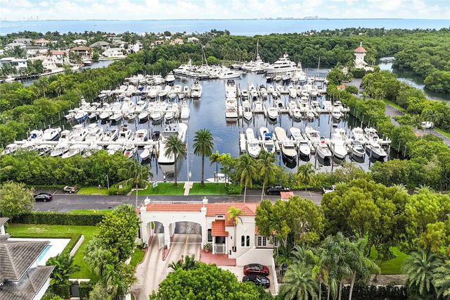 277 Veleros Ct, Coral Gables, FL 33143