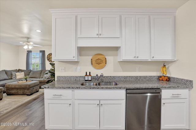 1490 W 10TH Street, Jacksonville, FL 32209