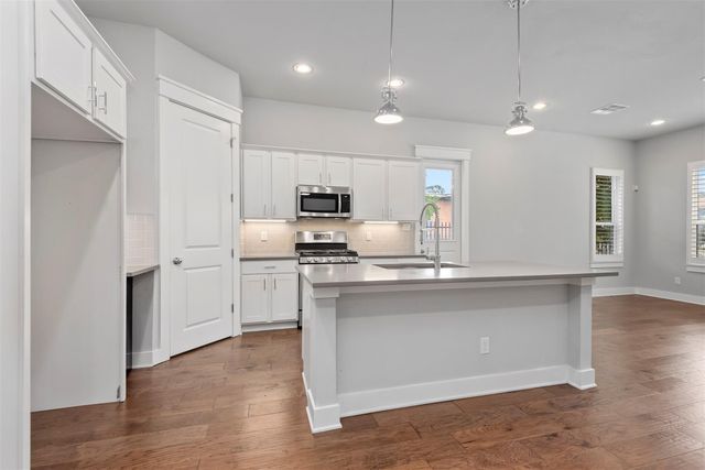 909 Oak Street C, Houston, TX 77018