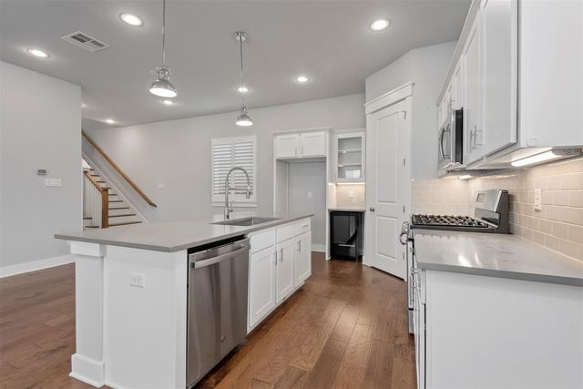 909 Oak Street C, Houston, TX 77018