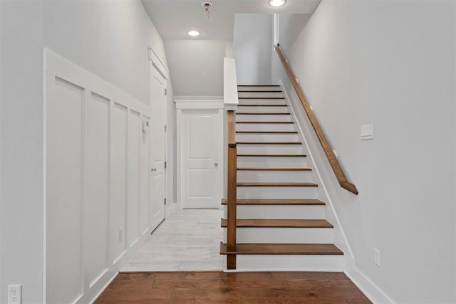 909 Oak Street C, Houston, TX 77018