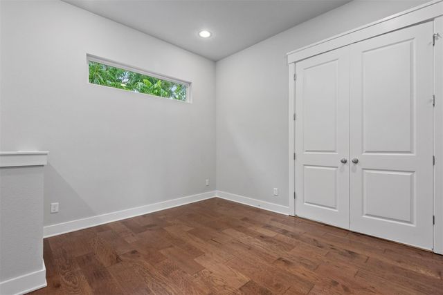 909 Oak Street C, Houston, TX 77018