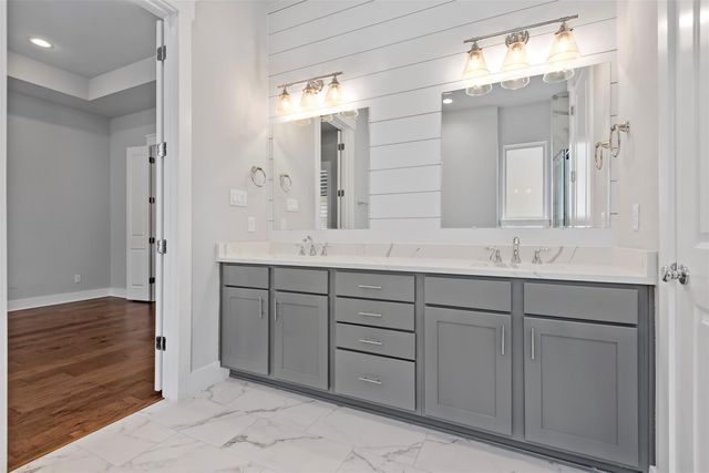 909 Oak Street C, Houston, TX 77018