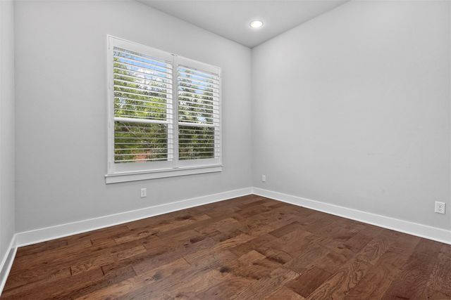 909 Oak Street C, Houston, TX 77018