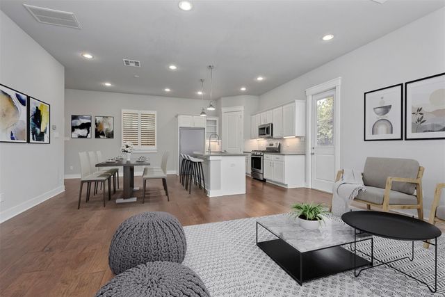 909 Oak Street C, Houston, TX 77018