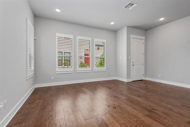 909 Oak Street C, Houston, TX 77018