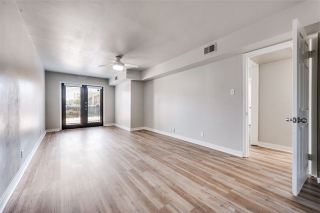 10201 Regal Oaks Drive 103, Dallas, TX 75230