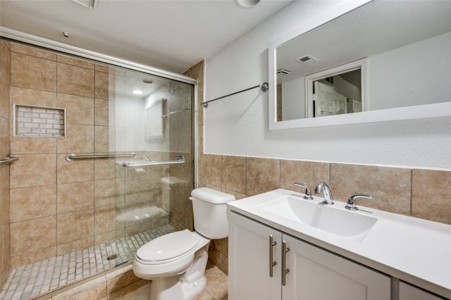 10201 Regal Oaks Drive 103, Dallas, TX 75230