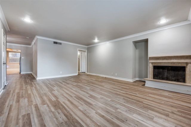 10201 Regal Oaks Drive 103, Dallas, TX 75230