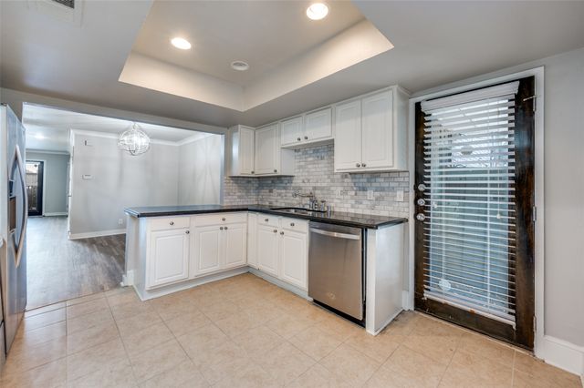 10201 Regal Oaks Drive 103, Dallas, TX 75230