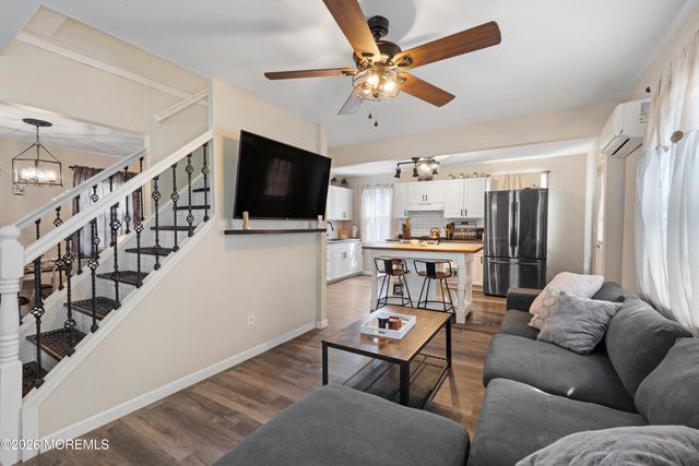 458 S Laurel Avenue, Hazlet, NJ 07734