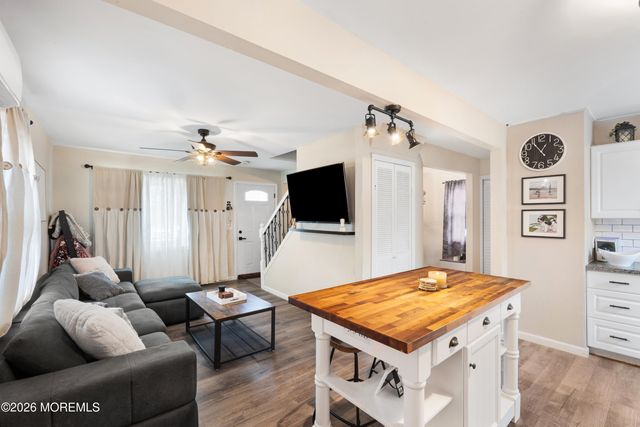 458 S Laurel Avenue, Hazlet, NJ 07734