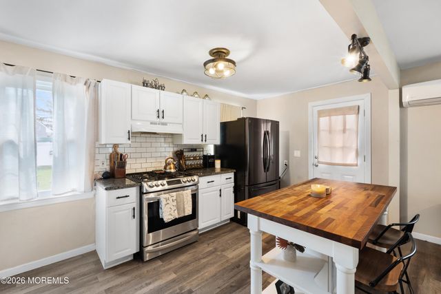 458 S Laurel Avenue, Hazlet, NJ 07734