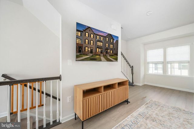 2010 TRACK CIR, Fredericksburg, VA 22401