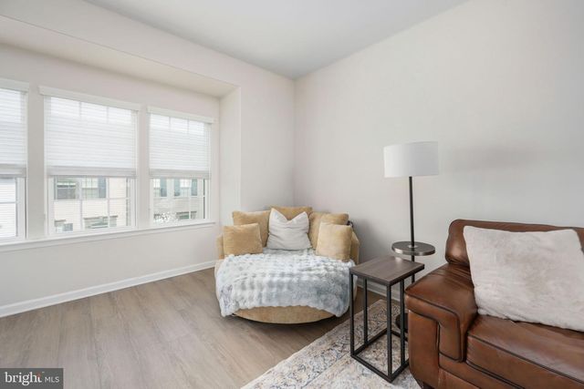 2010 TRACK CIR, Fredericksburg, VA 22401