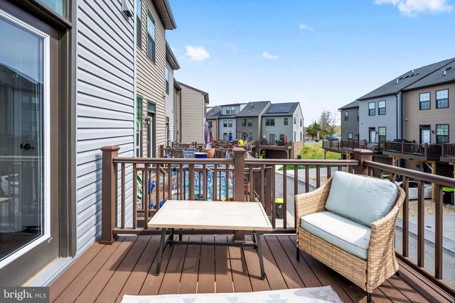 2010 TRACK CIR, Fredericksburg, VA 22401