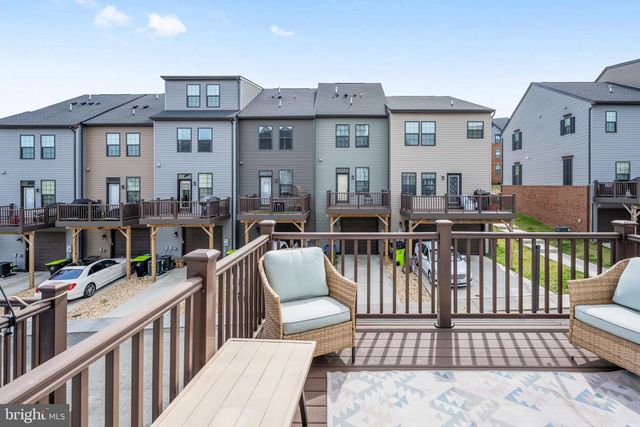 2010 TRACK CIR, Fredericksburg, VA 22401