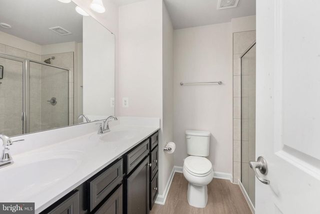 2010 TRACK CIR, Fredericksburg, VA 22401