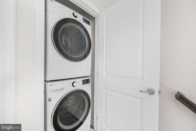 2010 TRACK CIR, Fredericksburg, VA 22401