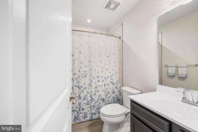 2010 TRACK CIR, Fredericksburg, VA 22401