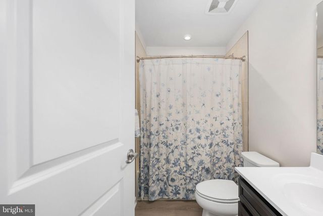 2010 TRACK CIR, Fredericksburg, VA 22401