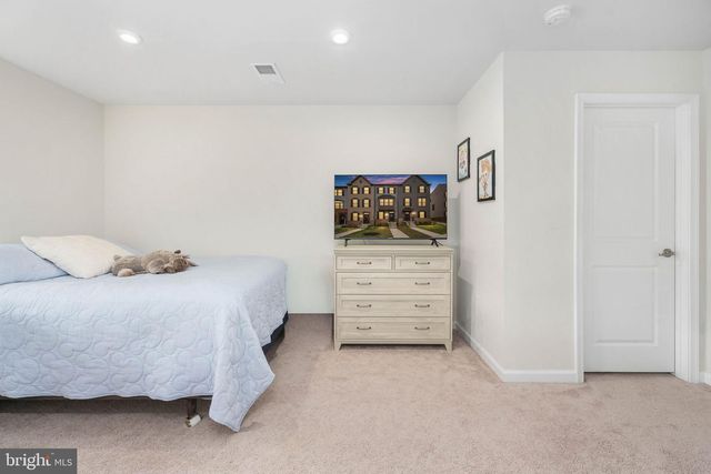 2010 TRACK CIR, Fredericksburg, VA 22401