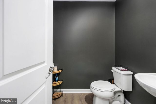 2010 TRACK CIR, Fredericksburg, VA 22401