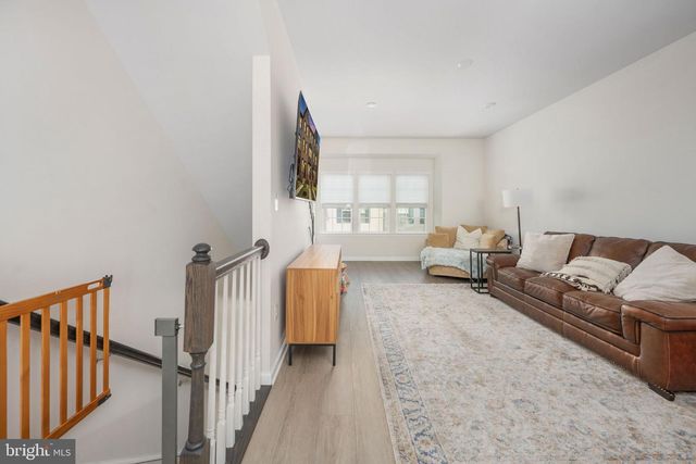 2010 TRACK CIR, Fredericksburg, VA 22401