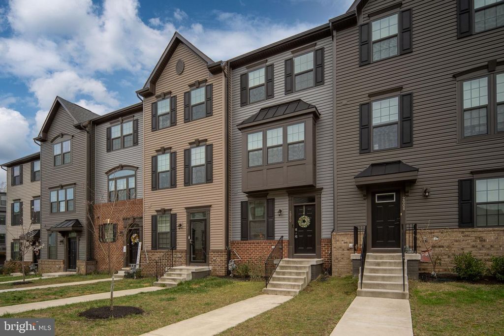 2010 TRACK CIR, Fredericksburg, VA 22401