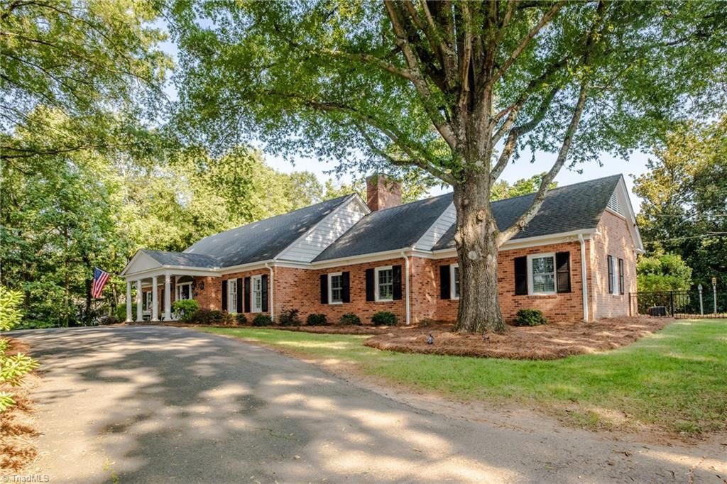 2891 Robinhood Road, Winston-salem, NC 27106