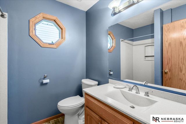 6109 NW 11th Street, Lincoln, NE 68521