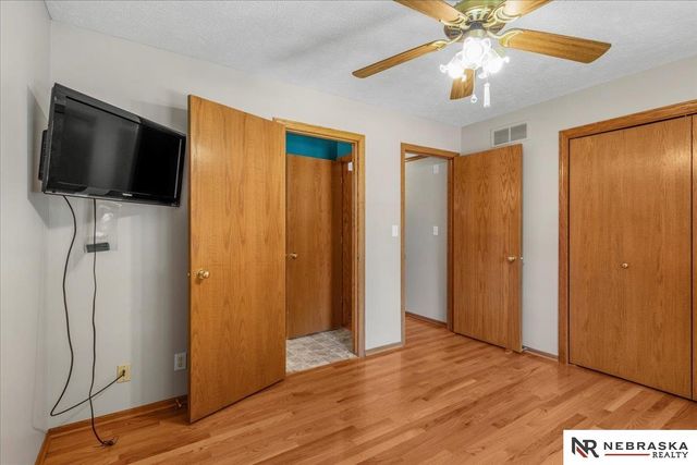 6109 NW 11th Street, Lincoln, NE 68521