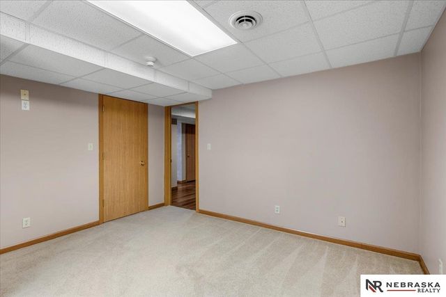 6109 NW 11th Street, Lincoln, NE 68521