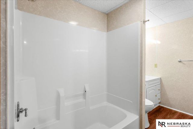 6109 NW 11th Street, Lincoln, NE 68521